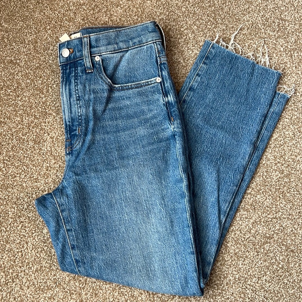 Madewell “The Perfect Vintage Jean”, size 28. Like new.